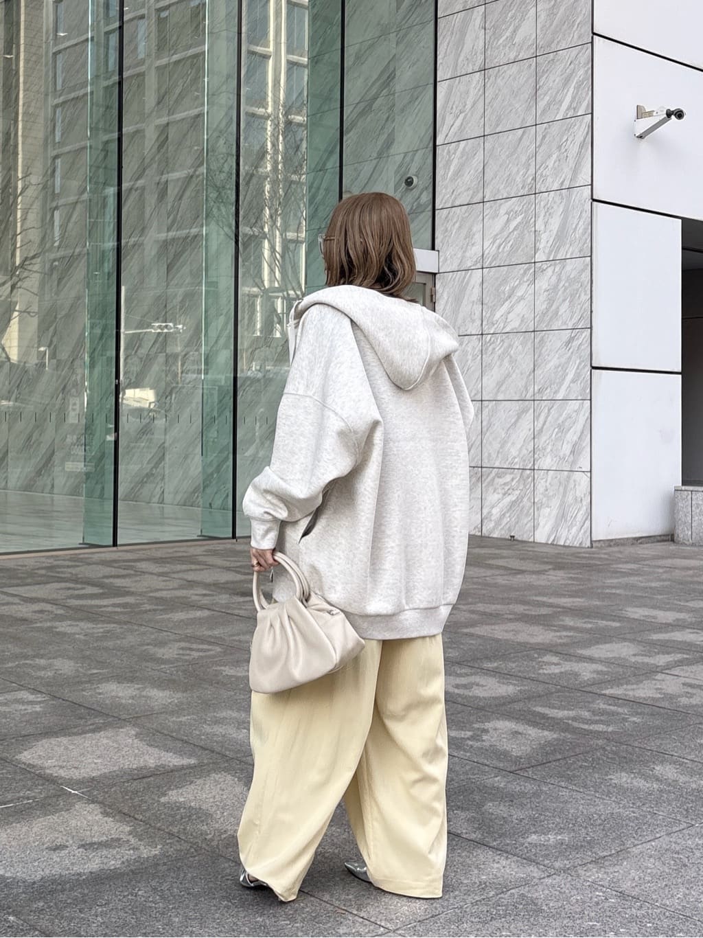 kotakiさんの「INDIVI｜エアーダンボールパーカー」を使ったコーディネート