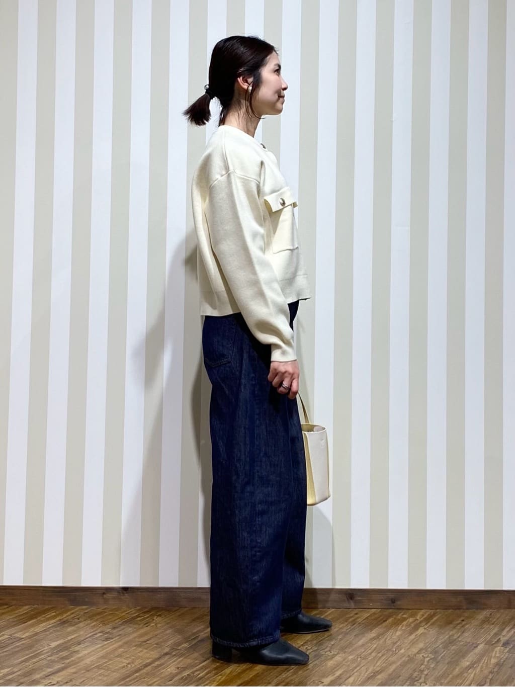 SAOさんの「SHOO･LA･RUE｜【洗濯機可/S-LL】1枚でも羽織りでも 華やか上品カーデ」を使ったコーディネート