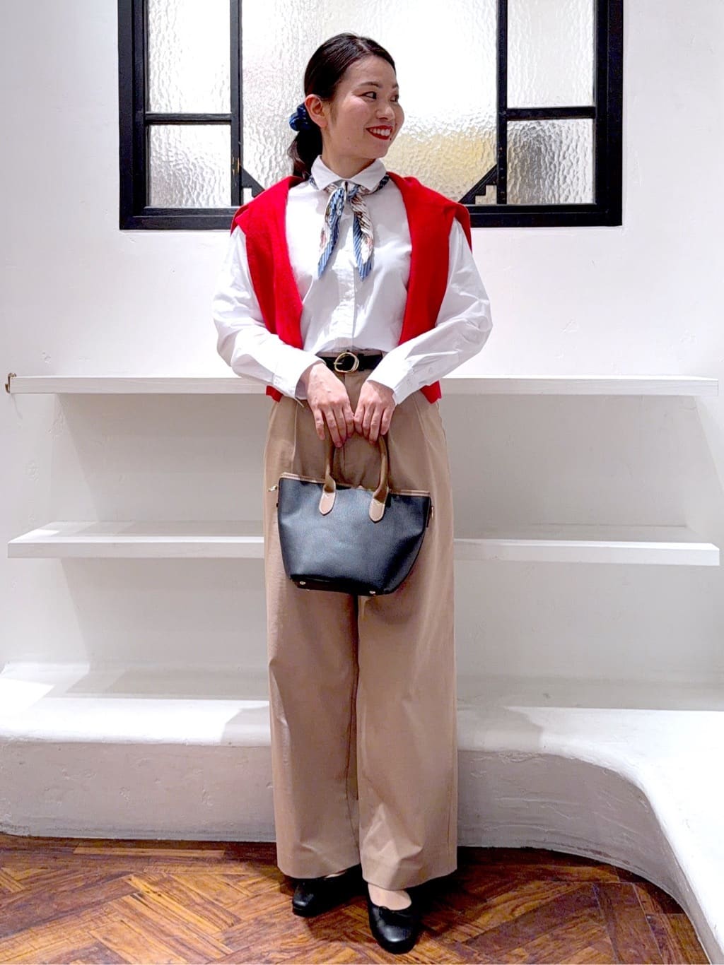 あんりさんの「grove｜羽織としても大活躍！驚きの伸びを備えたコットンナイロンストレッチシャツ」を使ったコーディネート