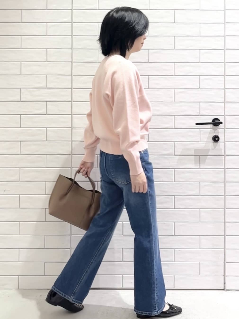 しおりさんの「OPAQUE.CLIP｜スウェットライクニット【洗濯機OK】」を使ったコーディネート