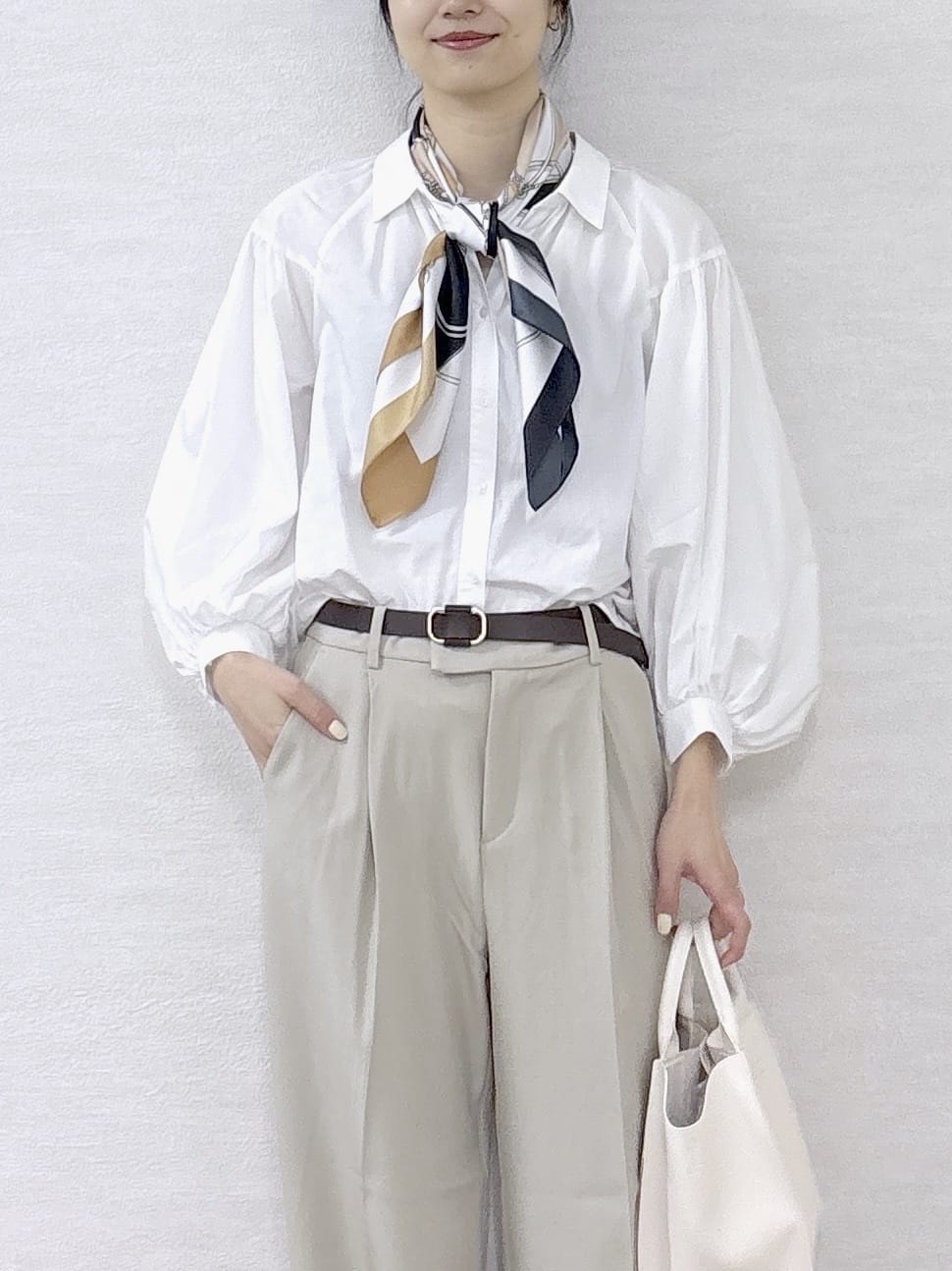 sachikoさんの「OPAQUE.CLIP｜美脚ストレッチストレートワイドパンツ【洗濯機OK】」を使ったコーディネート