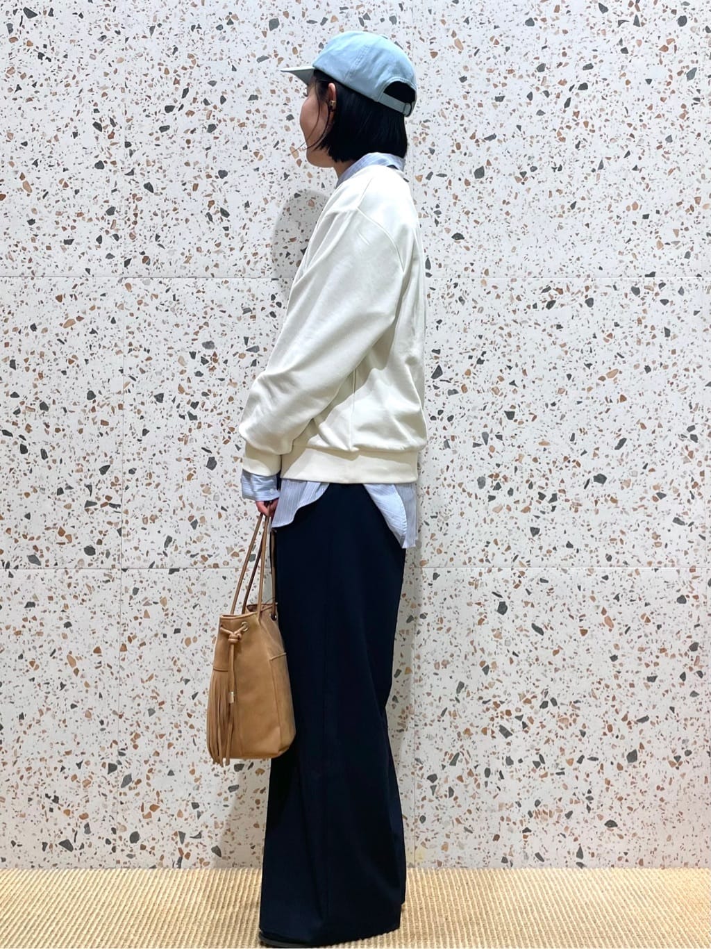 シゲリさんの「OPAQUE.CLIP｜ロゴ刺繍裏毛トップス【洗濯機OK】」を使ったコーディネート
