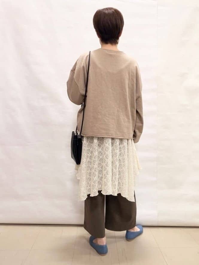 なっちゃんさんの「SHOO･LA･RUE｜【前後2WAYネック】レイヤードスタイルにおすすめ レースキャミチュニック」を使ったコーディネート