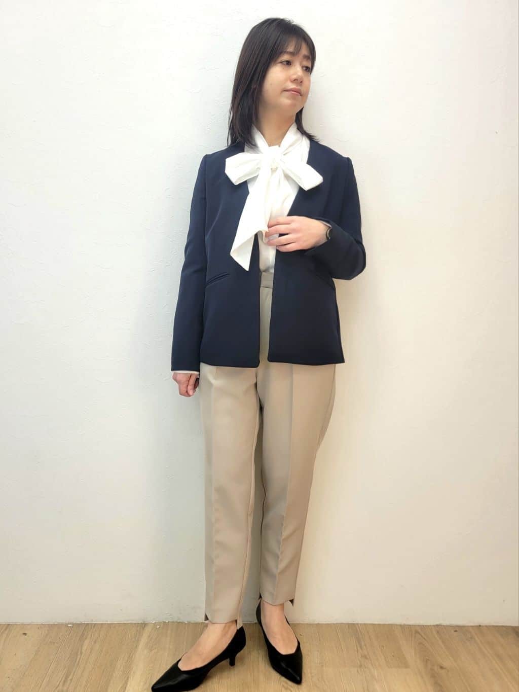 LISAさんの「OPAQUE.CLIP｜《通勤／セットアップ対応》 Vネックジャケット／ダブルクロス【洗濯機OK】」を使ったコーディネート
