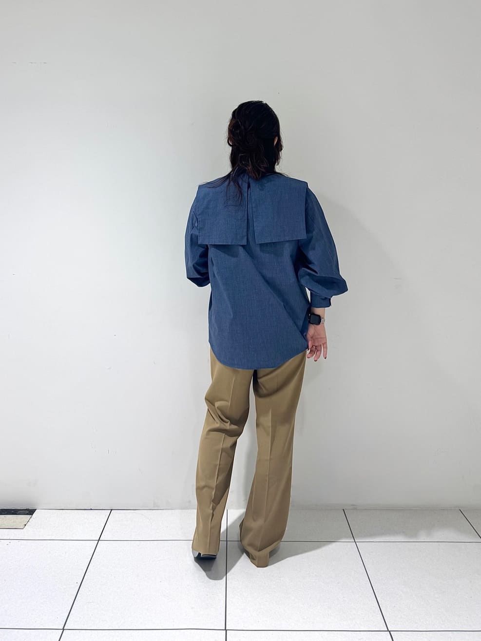 そんさんの「INDIVI｜ビッグカラーシャツ」を使ったコーディネート