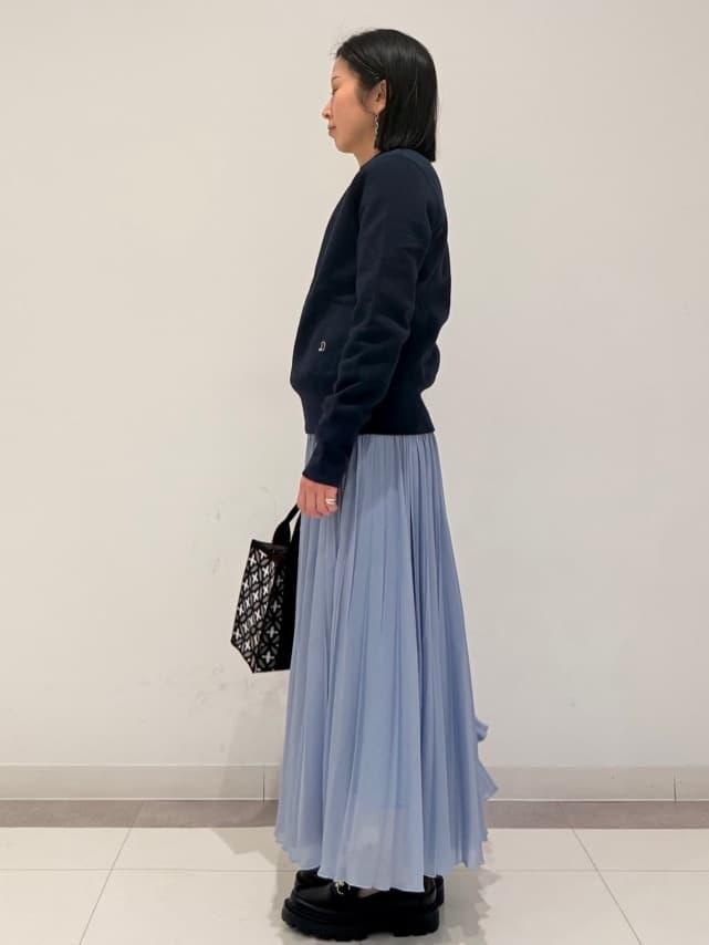 MIYAKAWAさんの「DRESSTERIOR｜ウォッシャブルブライトシアープリーツスカート」を使ったコーディネート