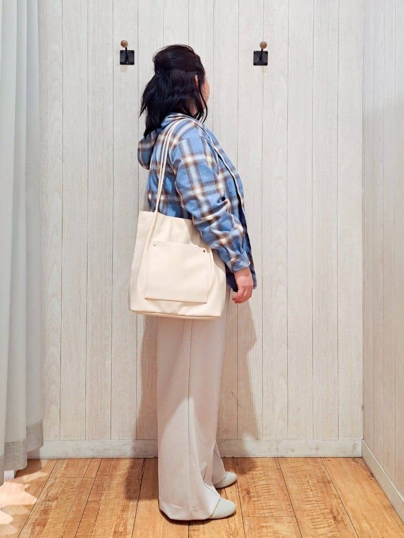 kotomiさんの「SHOO･LA･RUE｜【洗濯機可】涼しげで軽やかな チェックシャツパーカ」を使ったコーディネート