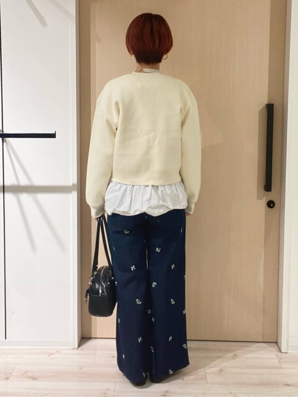 ひらしーさんの「SHOO･LA･RUE｜【洗濯機可/S-LL】1枚でも羽織りでも 華やか上品カーデ」を使ったコーディネート