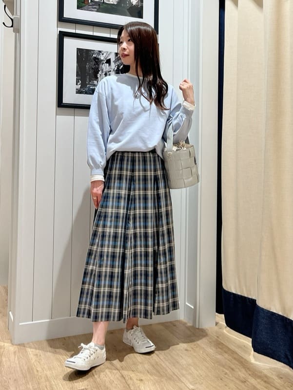 mihoさんの「Dessin｜【360度可愛い・洗える】バックヘンリーカットソー」を使ったコーディネート