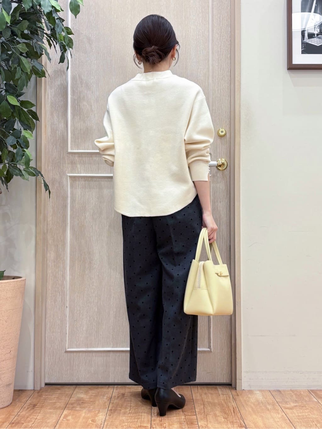 なみさんの「SHOO･LA･RUE｜【S-LL】きれい見えも叶う フロッキードットワイドパンツ」を使ったコーディネート