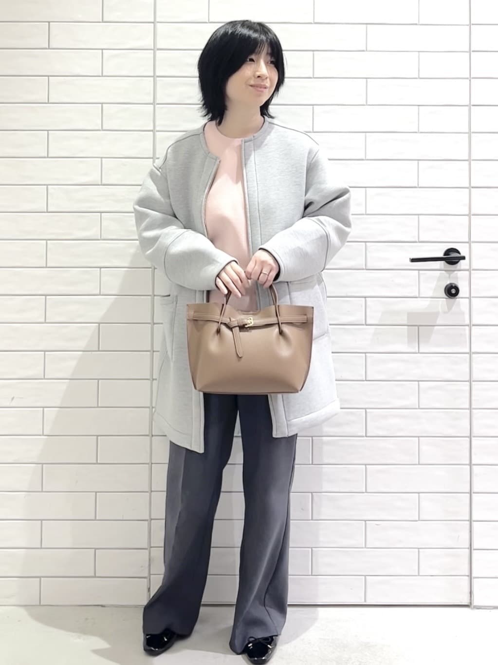 しおりさんの「OPAQUE.CLIP｜リバーシブル配色ノーカラーコート【洗濯機OK】」を使ったコーディネート