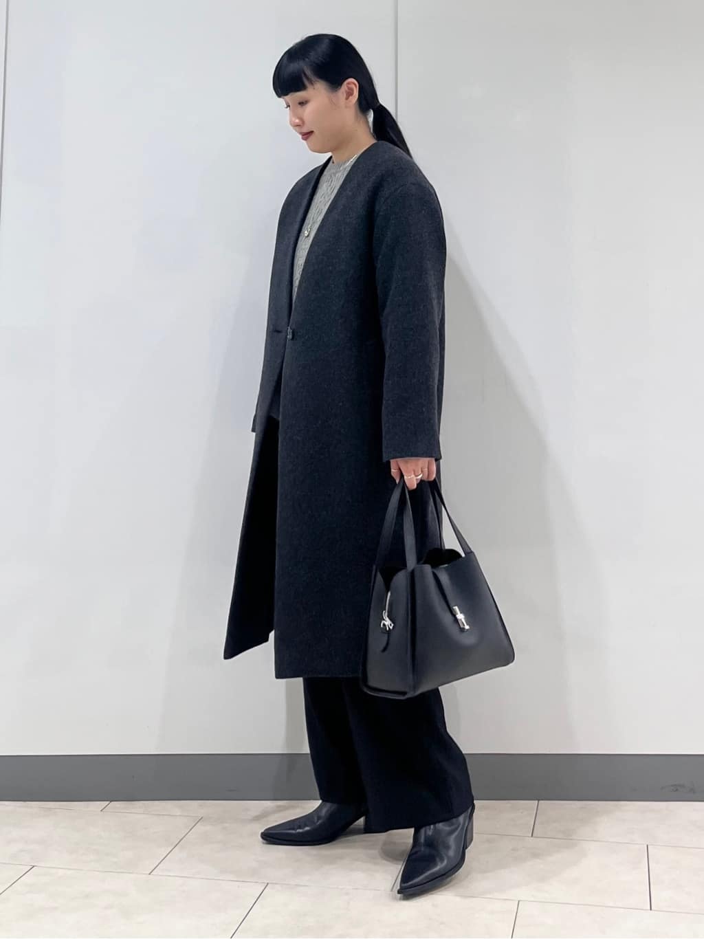 hasuさんの「INDIVI｜【軽量／ウール混】ライトフォルム ロングコート」を使ったコーディネート