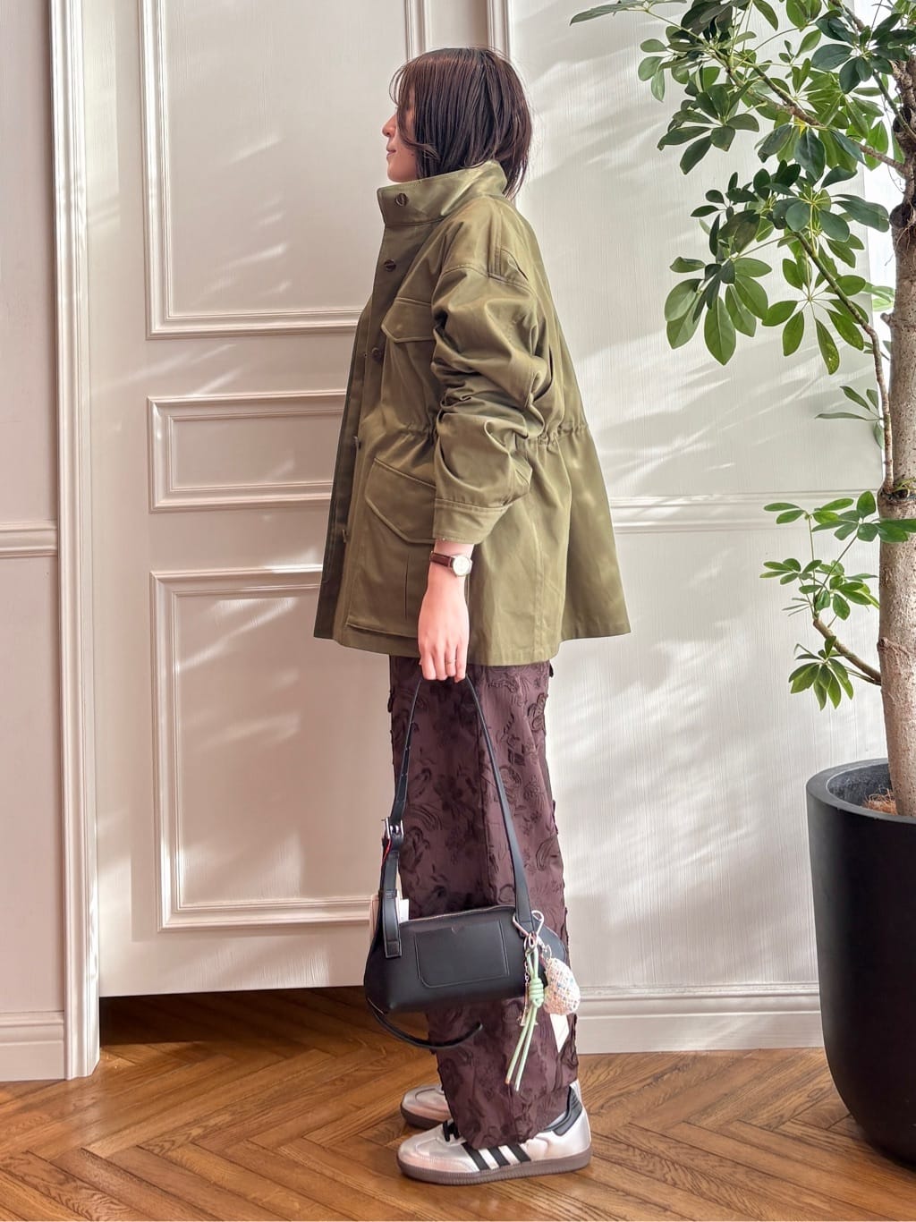 nakaoさんの「DRESSTERIOR｜【ウォッシャブル/ウエストゴム】コットンエンブロイダリー イージーパンツ」を使ったコーディネート