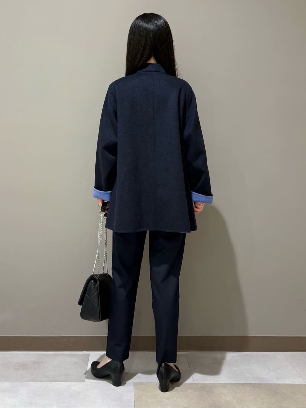 KEIKOさんの「INDIVI｜【配色デザイン／ミドル丈】ウールリバー テントラインコート」を使ったコーディネート