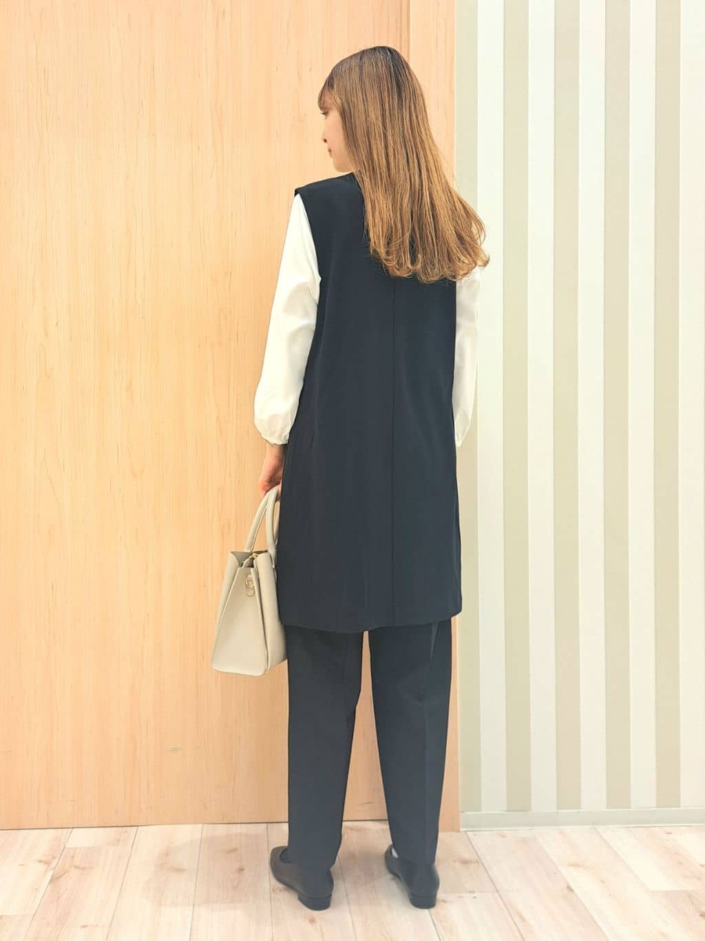 kanaさんの「SHOO･LA･RUE｜【洗濯機可/セットアップ可/S-3L】きちんと楽に。カットジョーゼット ロングジレ」を使ったコーディネート