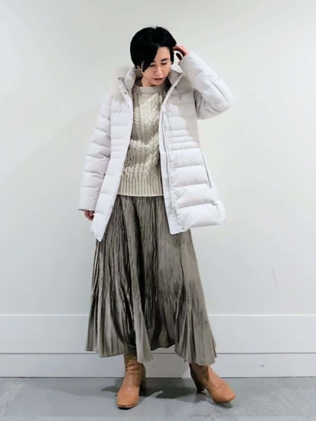 ミズタさんの「UNTITLED｜【はっ水機能/フード取り外し可】ミディダウンコート」を使ったコーディネート