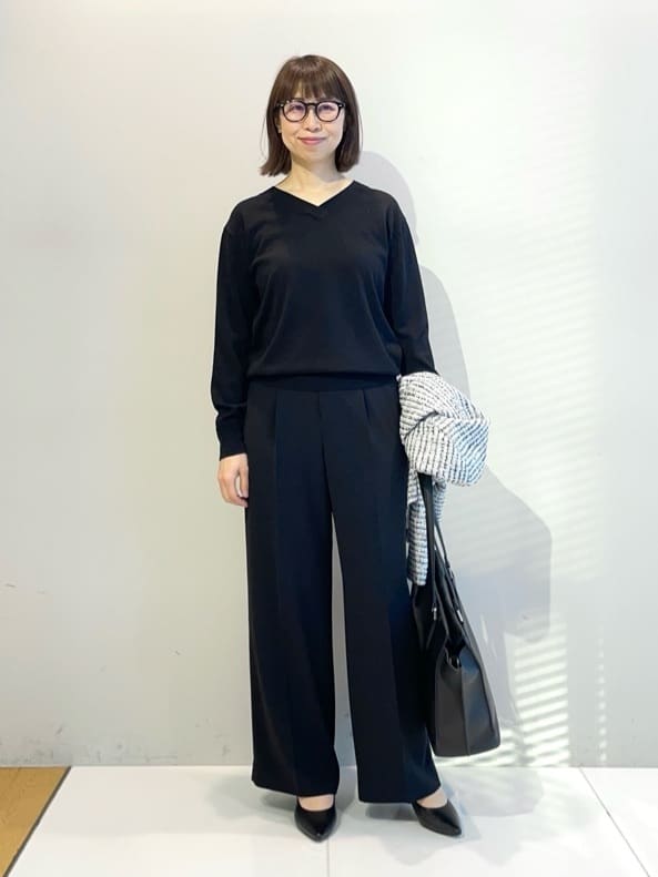 murayamaさんの「INDIVI｜【シルク混】きれいめVネックニット」を使ったコーディネート