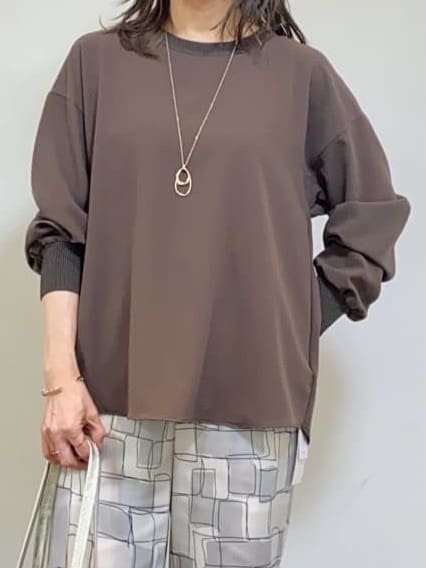 tomoさんの「UNTITLED｜【洗える/ゆったり】リッチジョーゼットブラウス」を使ったコーディネート