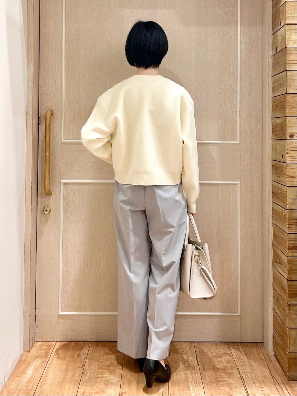 ちぐささんの「SHOO･LA･RUE｜【洗濯機可/S-LL】1枚でも羽織りでも 華やか上品カーデ」を使ったコーディネート