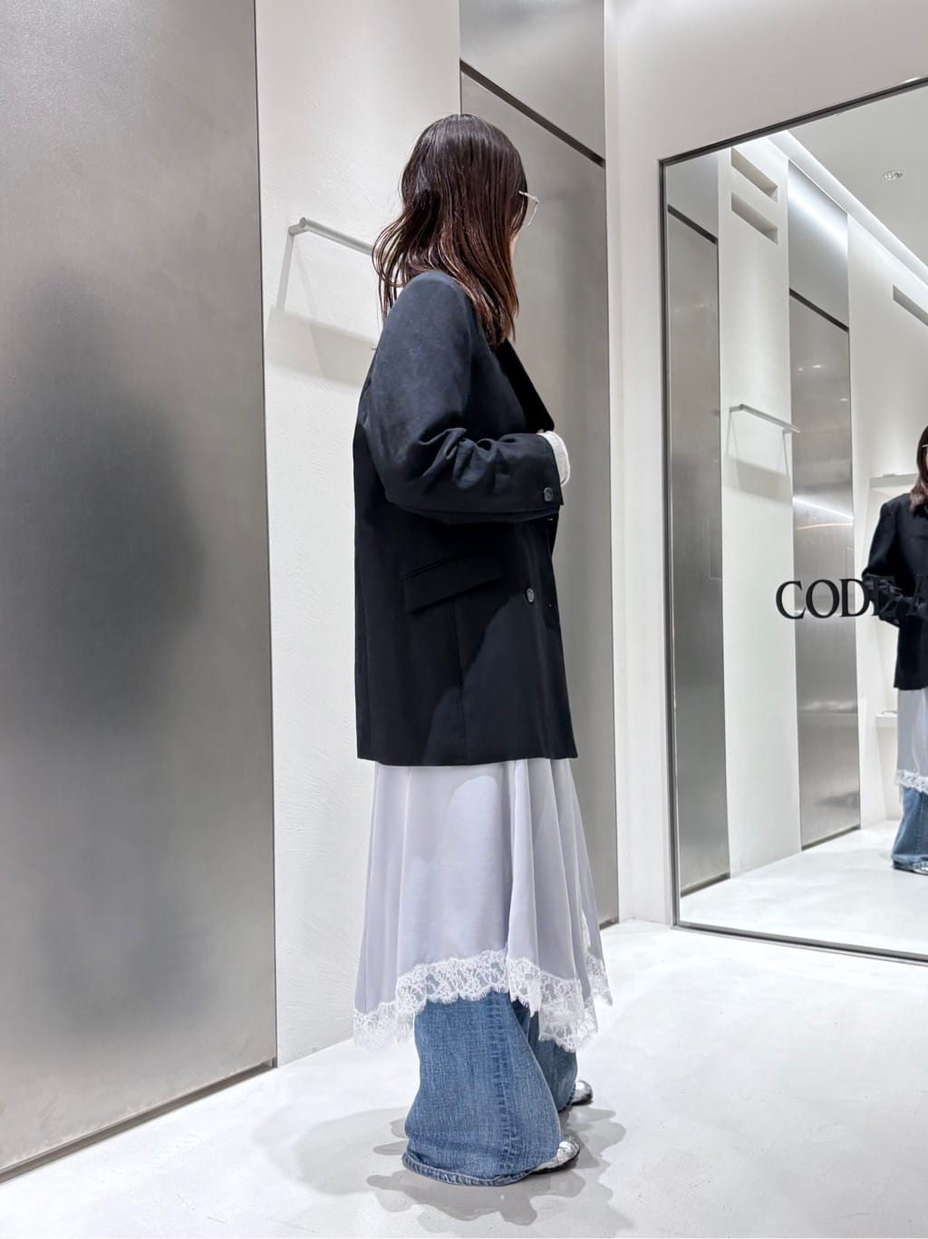 iwamiさんの「CODE A｜arc tailored jacket」を使ったコーディネート