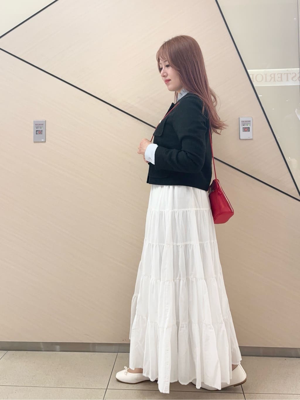 Rinaさんの「DRESSTERIOR｜ブラックファンシーツイードジャケット」を使ったコーディネート