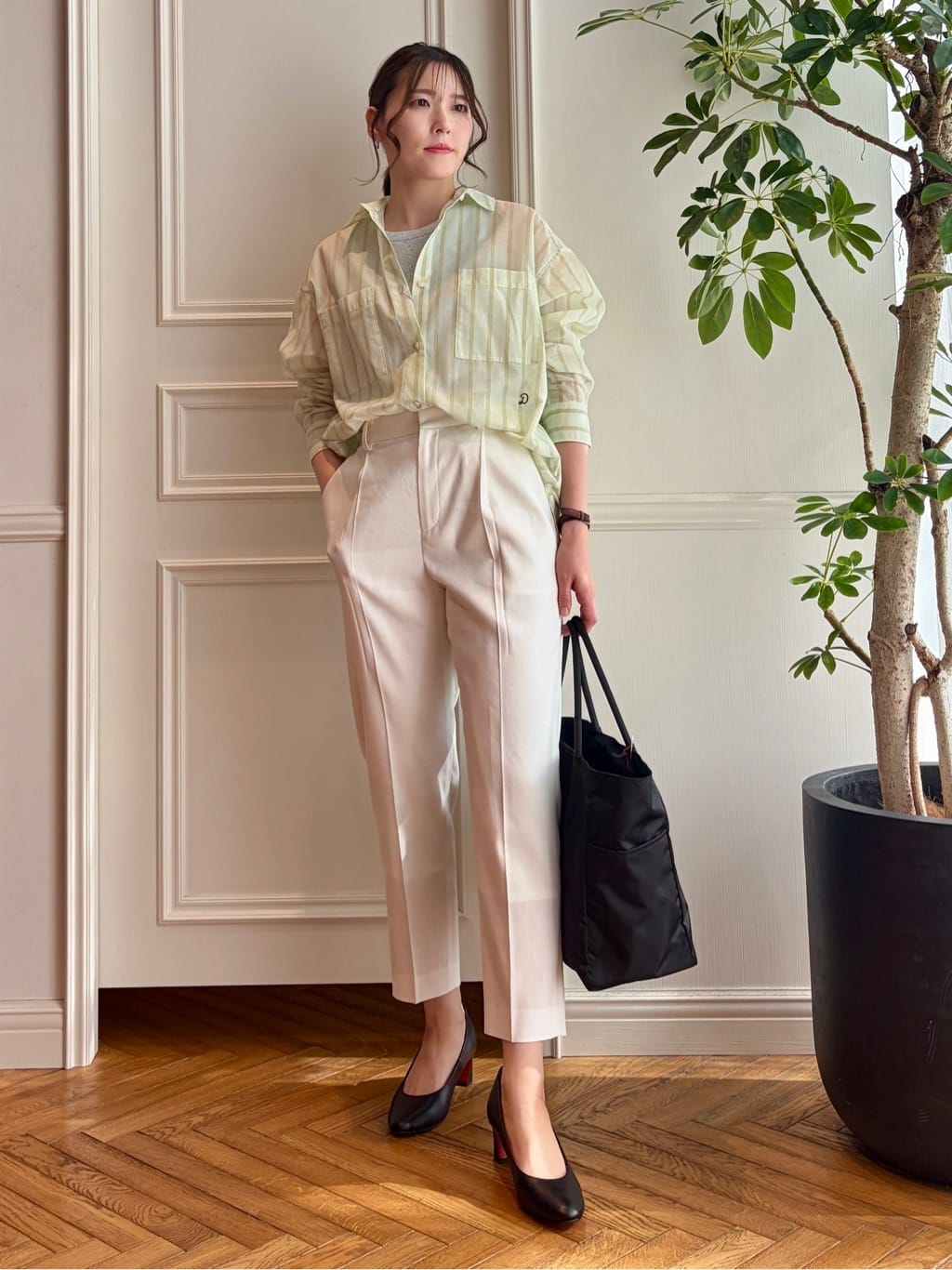 nakaoさんの「DRESSTERIOR｜シアー ストライプシャツ」を使ったコーディネート