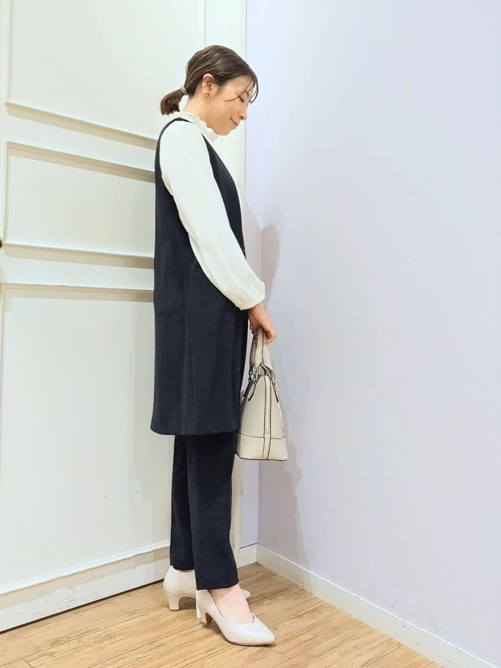 miomioさんの「SHOO･LA･RUE｜【洗濯機可/セットアップ可/S-3L】きちんと楽に。カットジョーゼット ロングジレ」を使ったコーディネート