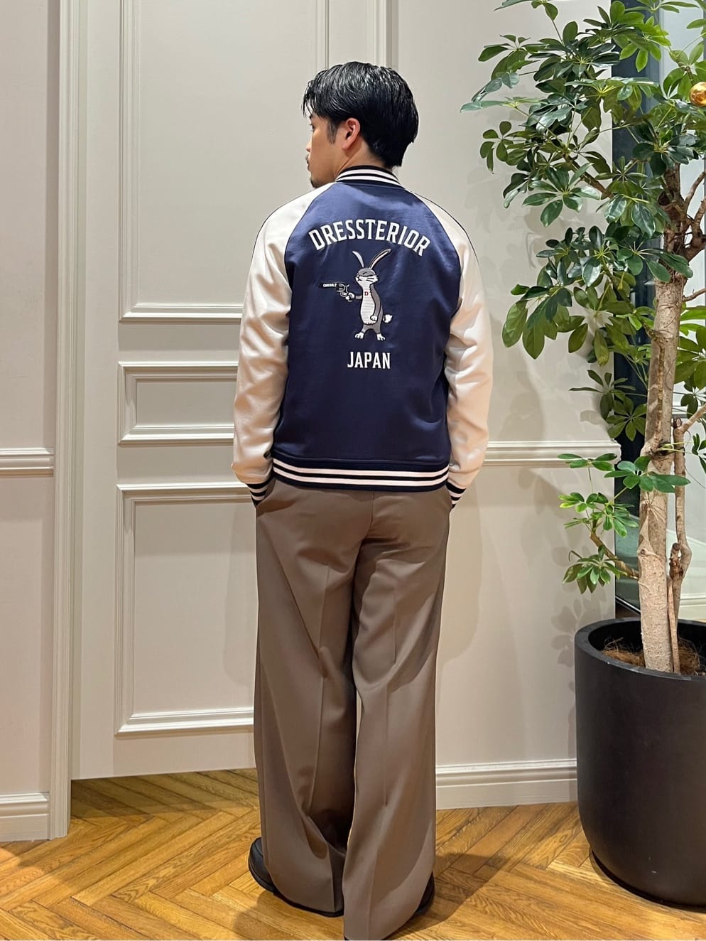 Tokuさんの「DRESSTERIOR｜【MonoMax4月号掲載】ピストルラビット スカジャン」を使ったコーディネート