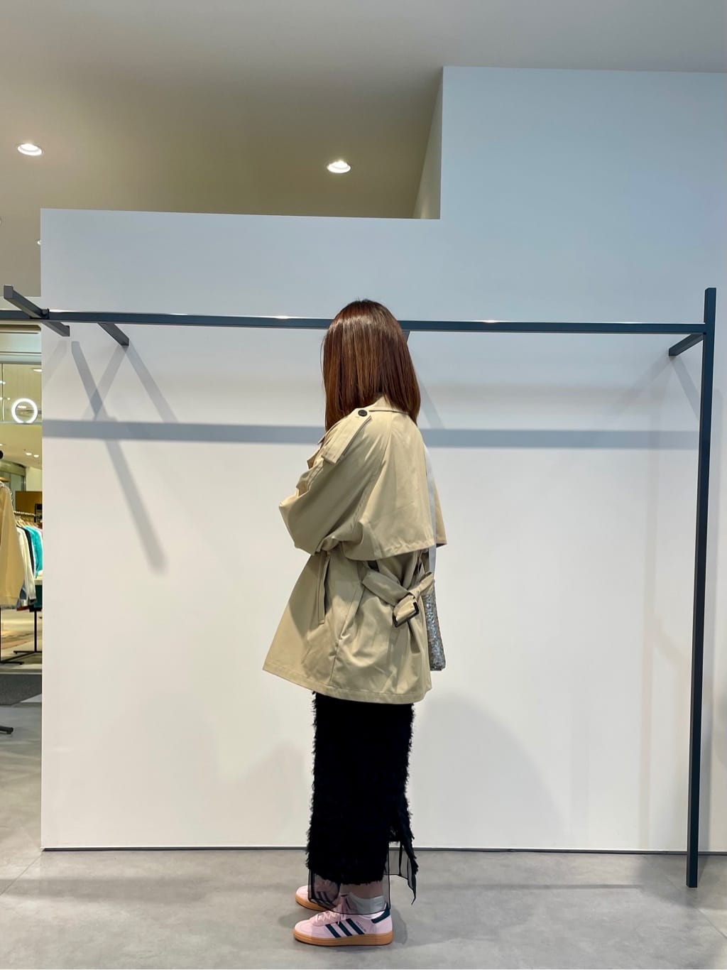 amiさんの「INDIVI｜スパングルロゴショルダー」を使ったコーディネート