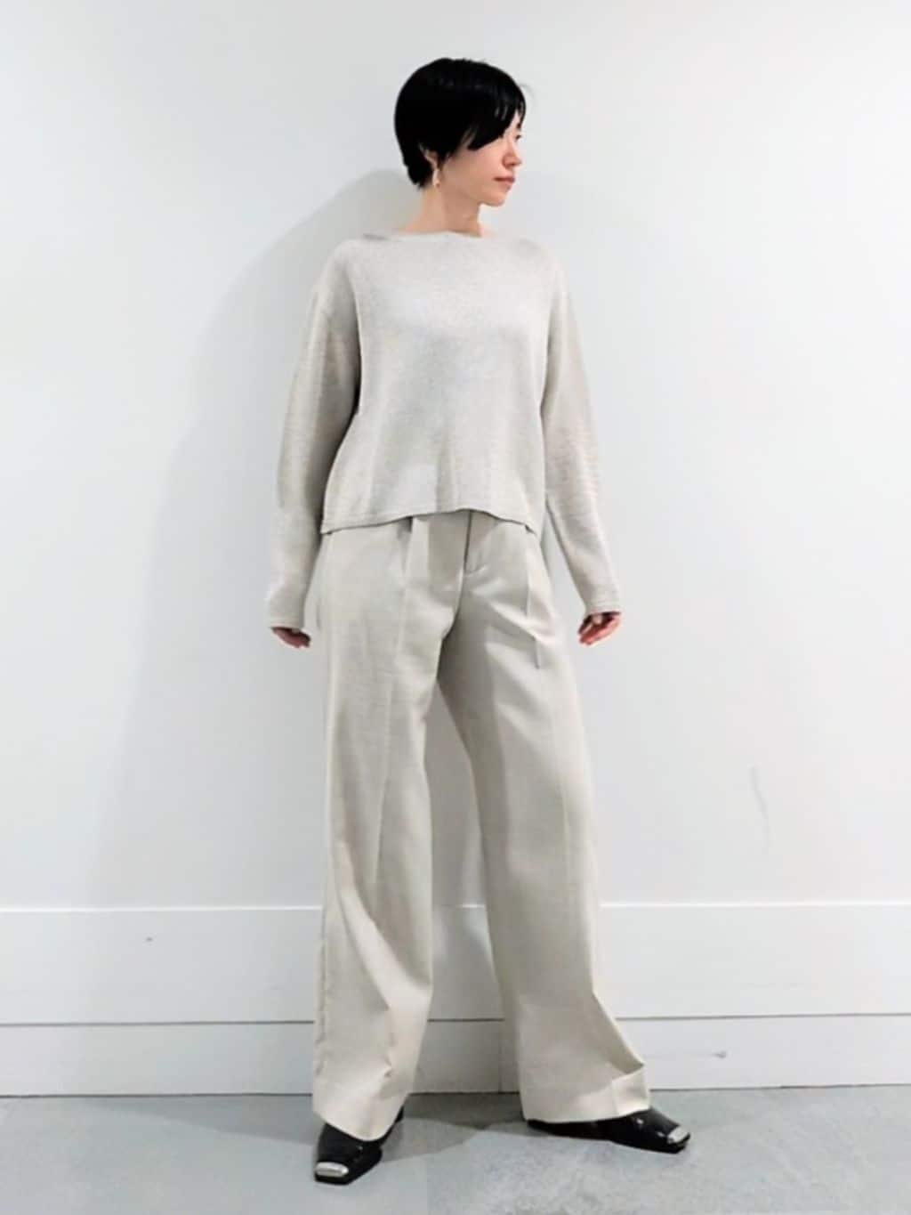 ミズタさんの「UNTITLED｜【洗える/後ろウエストゴム】シャンブレーワイドパンツ」を使ったコーディネート