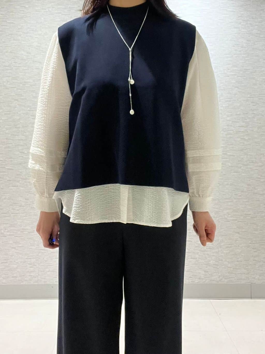 marikoさんの「Reflect｜【セットアップ可】ダブルジャカードニットベスト」を使ったコーディネート