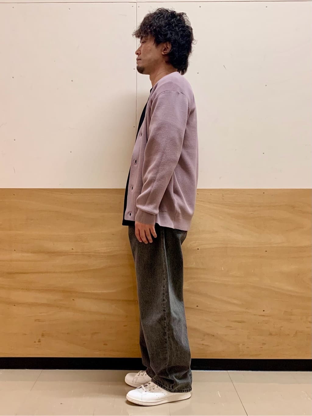 MATUさんの「THE SHOP TK｜【季節の変わり目に最適】ニットカーディガン ドライタッチ／軽量」を使ったコーディネート