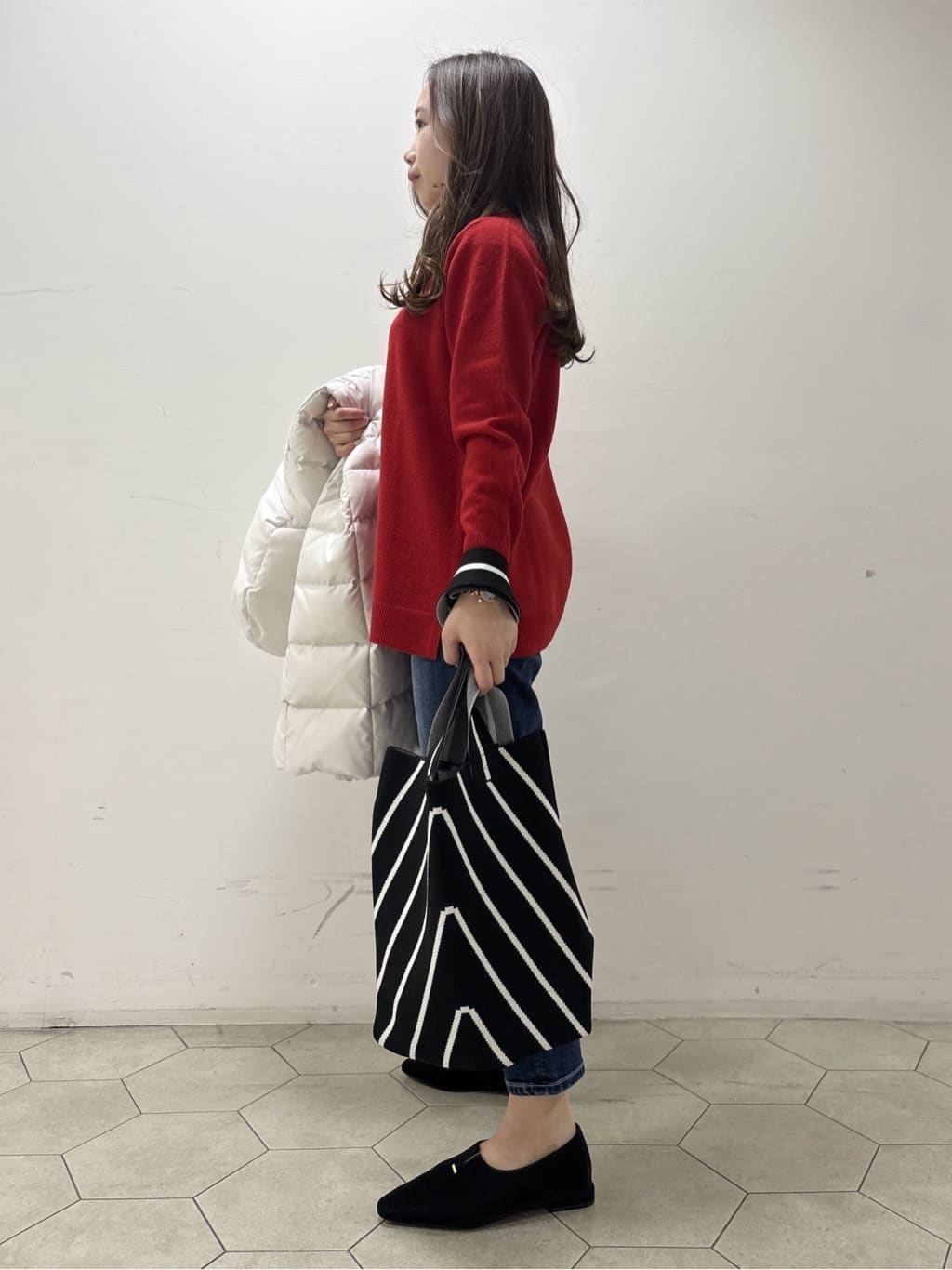 kahoさんの「INDIVI｜【洗える／チュニック丈／カシミヤ混】スリットデザインVネックニット」を使ったコーディネート