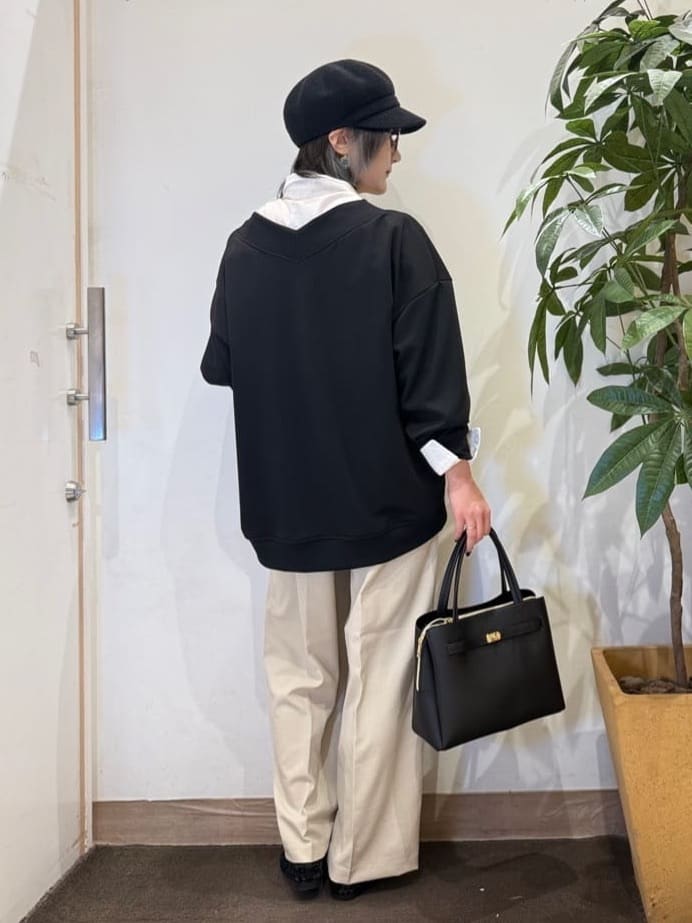 misakiさんの「SHOO･LA･RUE｜【選べる色・柄/S-LL】通年使える レギュラーカラーシャツ」を使ったコーディネート