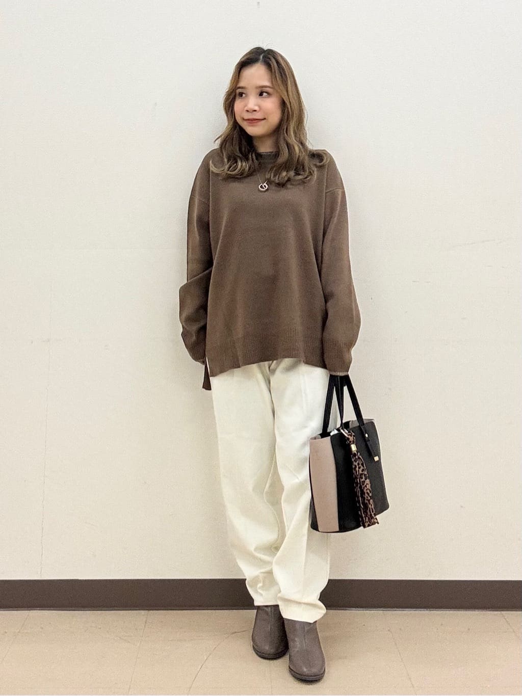 shioさんの「SHOO･LA･RUE｜【洗濯機可/S-LL】美脚見え あったか裏起毛 テーパードパンツ」を使ったコーディネート