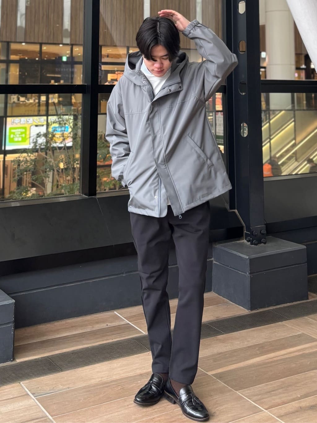 うらしーさんの「THE SHOP TK｜【季節の変わり目に最適】ナイロンマウンテンパーカ  防風/洗濯機OK」を使ったコーディネート