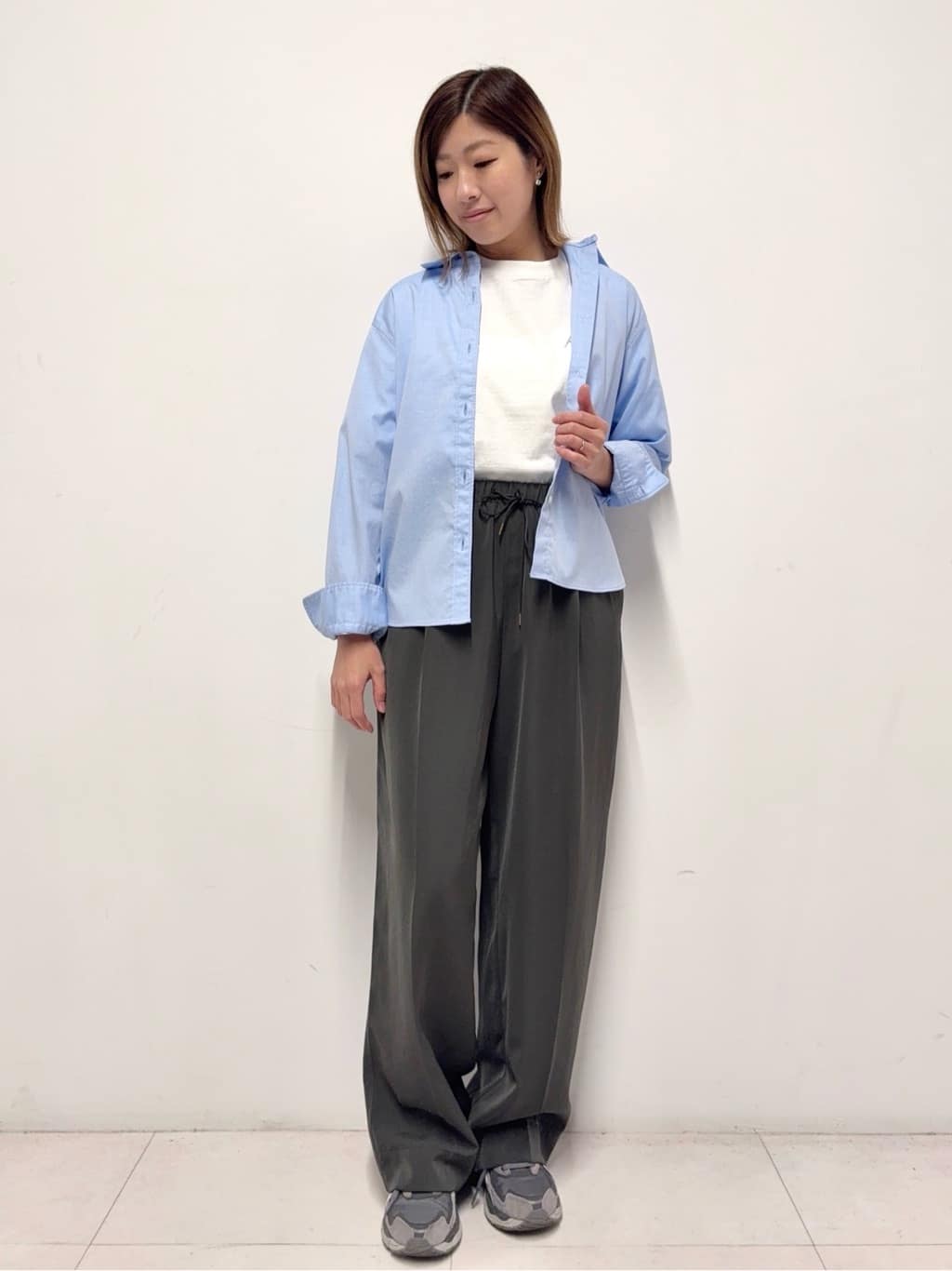 Nishijimaさんの「DRESSTERIOR｜【通勤用/ウォッシャブル】オックスフォードシャツ」を使ったコーディネート