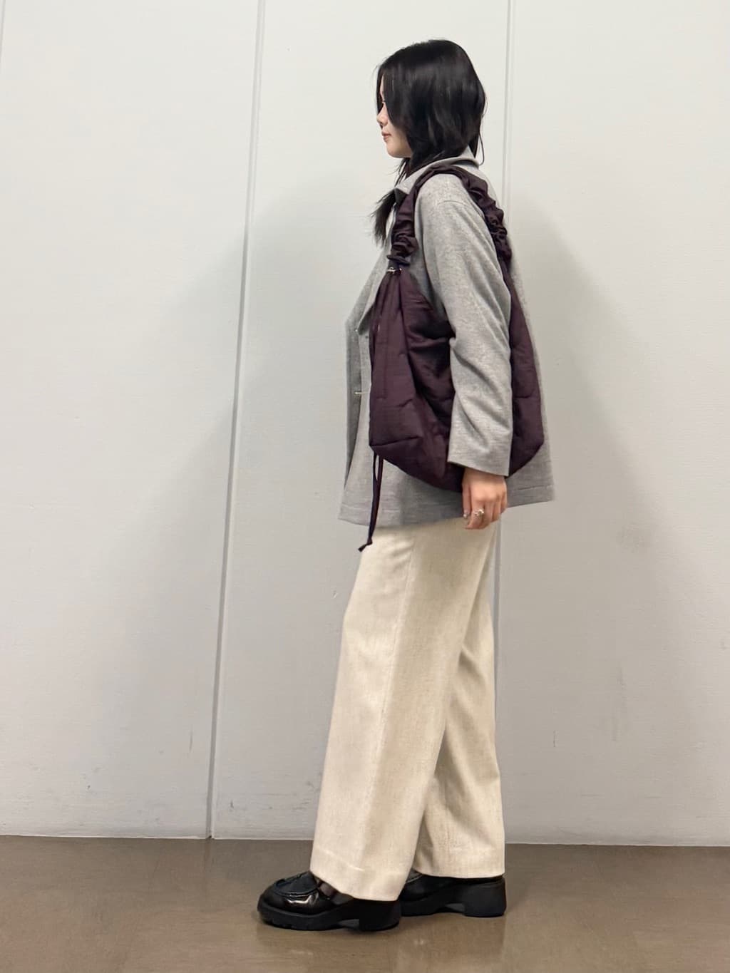mizukiさんの「INDIVI｜【軽やか／ゆったり】ウール混ショートトレンチコート」を使ったコーディネート