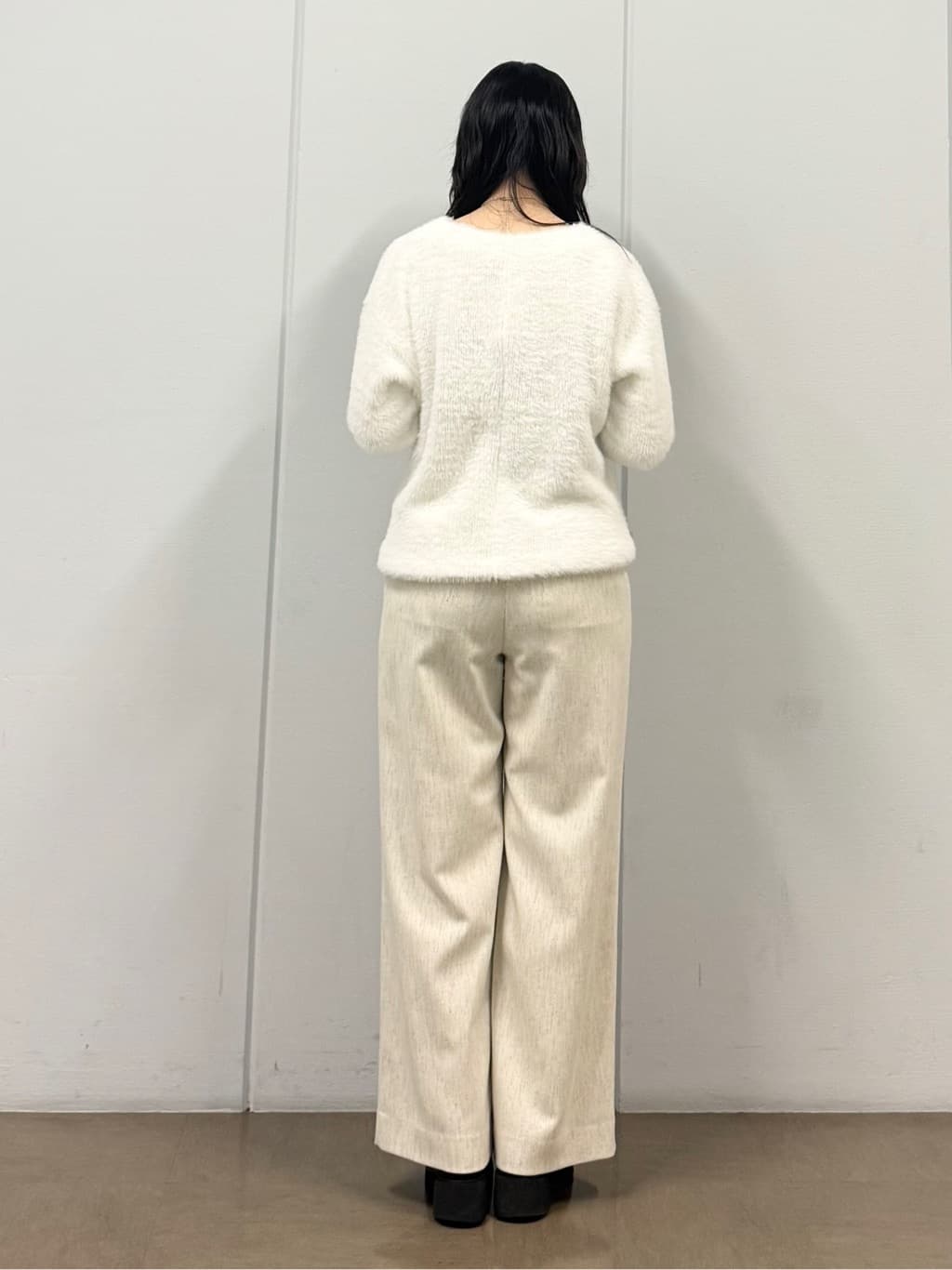 mizukiさんの「INDIVI｜【軽やか／ゆったり】ウール混ショートトレンチコート」を使ったコーディネート