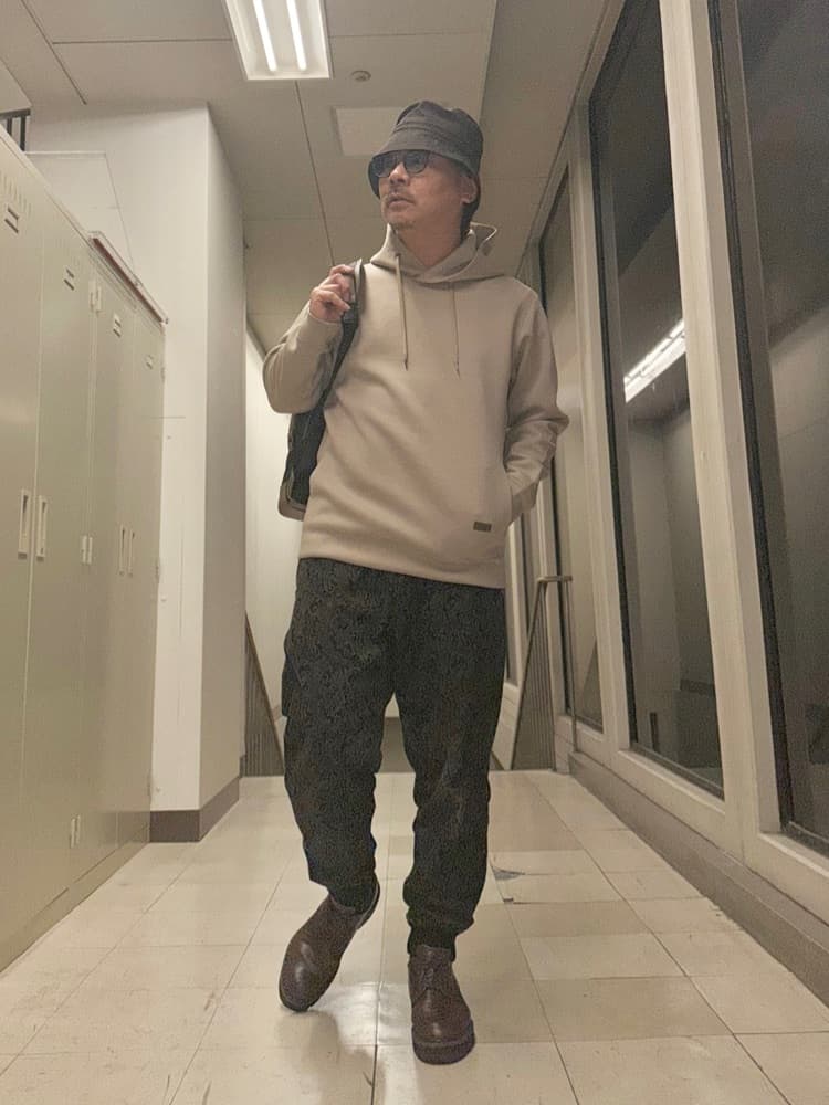 MAKOTO AIさんの「TAKEO KIKUCHI｜エアダン プルオーバー パーカー」を使ったコーディネート