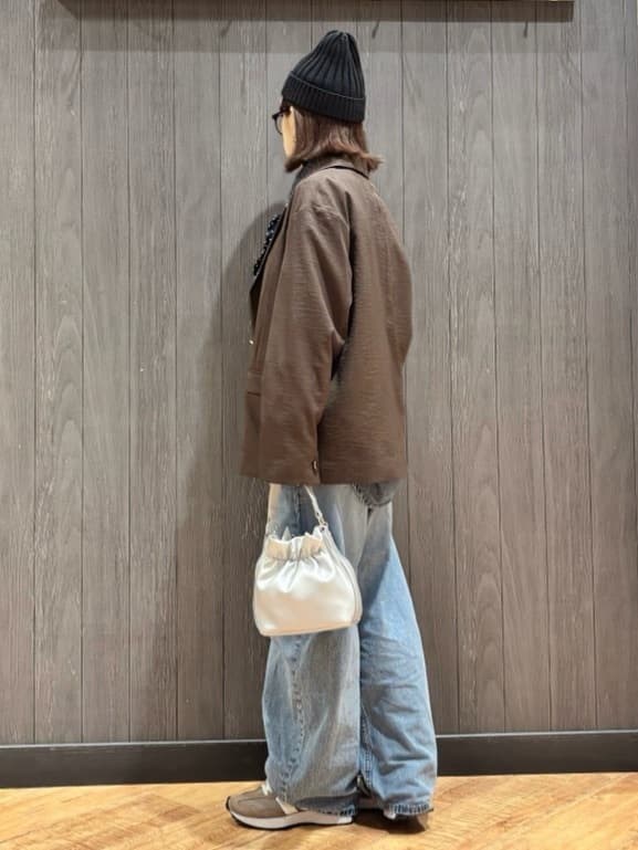meiさんの「SHOO･LA･RUE｜【SHOO・LA・RUE DENIM/高レビュー】ゆるっと決まる こなれカーブデニムパンツ」を使ったコーディネート