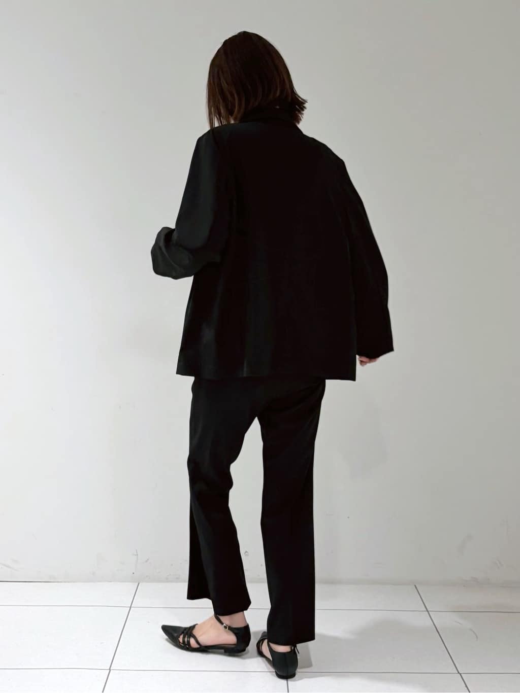 shioriさんの「INDIVI｜Comfy SET UP｜ダブルブレストイージージャケット【セットアップ対応／通勤／カセット服／接触」を使ったコーディネート