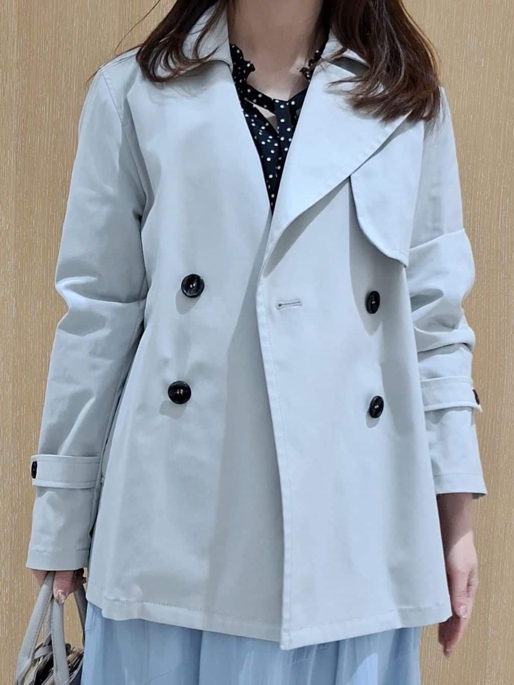 YuKaRiさんの「UNTITLED｜【定番人気/はっ水/洗える】タスランショートトレンチコート」を使ったコーディネート