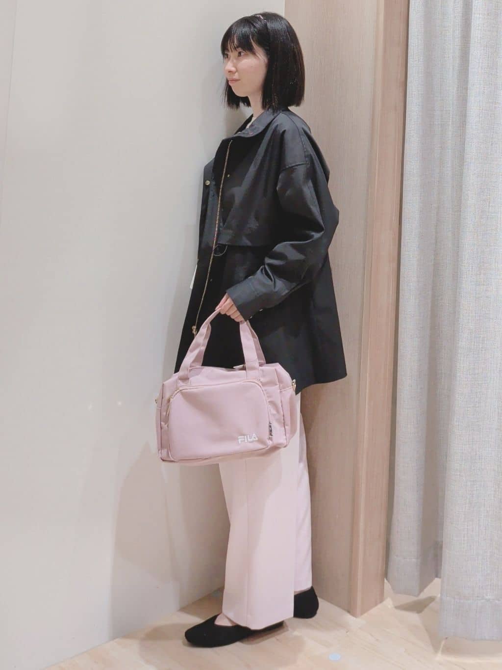 Yuiさんの「grove｜【撥水／シルエット2WAY】羽織るだけでサマになる、スタンドネックテントラインコート」を使ったコーディネート