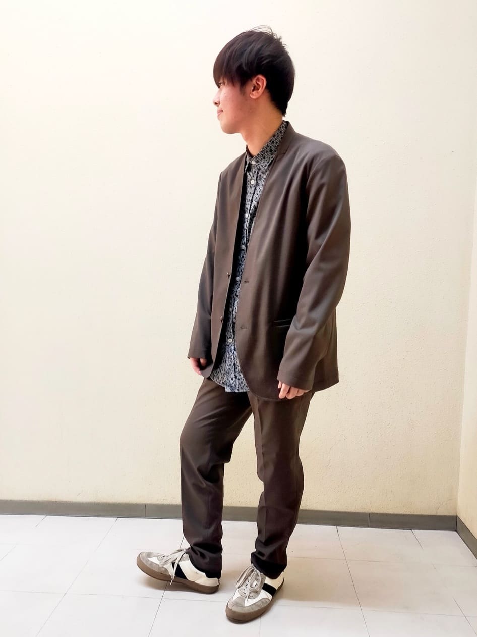 nerさんの「TAKEO KIKUCHI｜【ON／OFF兼用】CARREMANファブリック ノーカラージャケット」を使ったコーディネート
