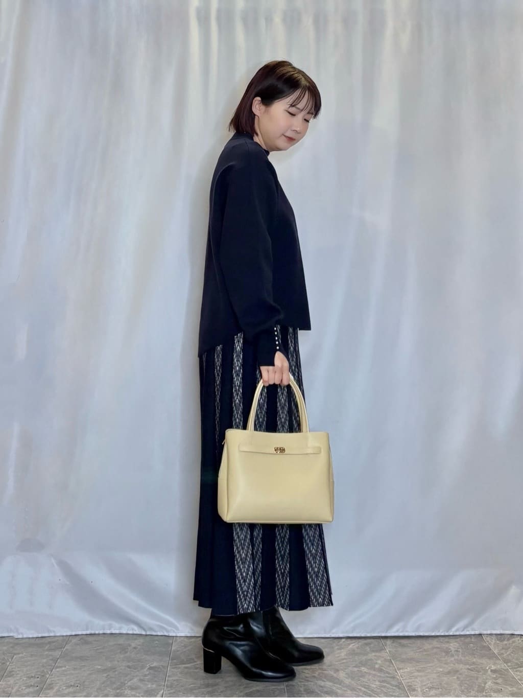 ネリさんの「SHOO･LA･RUE｜【洗濯機可/セットアップ可/インせず着られる】もちもち裾ラウンドニット」を使ったコーディネート