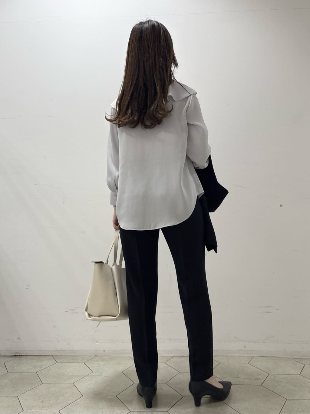 kahoさんの「INDIVI｜【洗える】ラッフルサテンブラウス」を使ったコーディネート