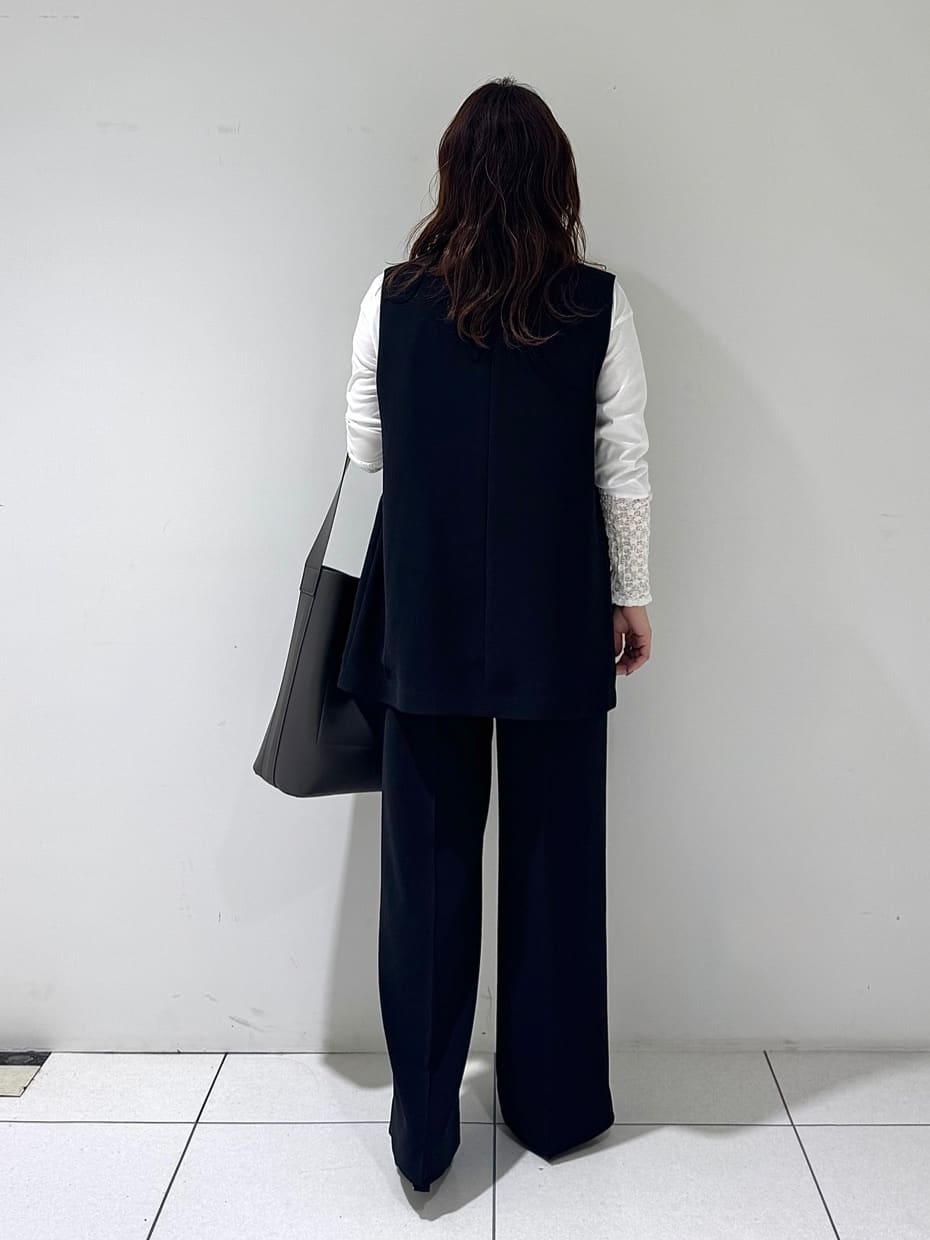そんさんの「INDIVI｜【洗える／多機能／SETUP可】着る日傘ジレジャケット」を使ったコーディネート