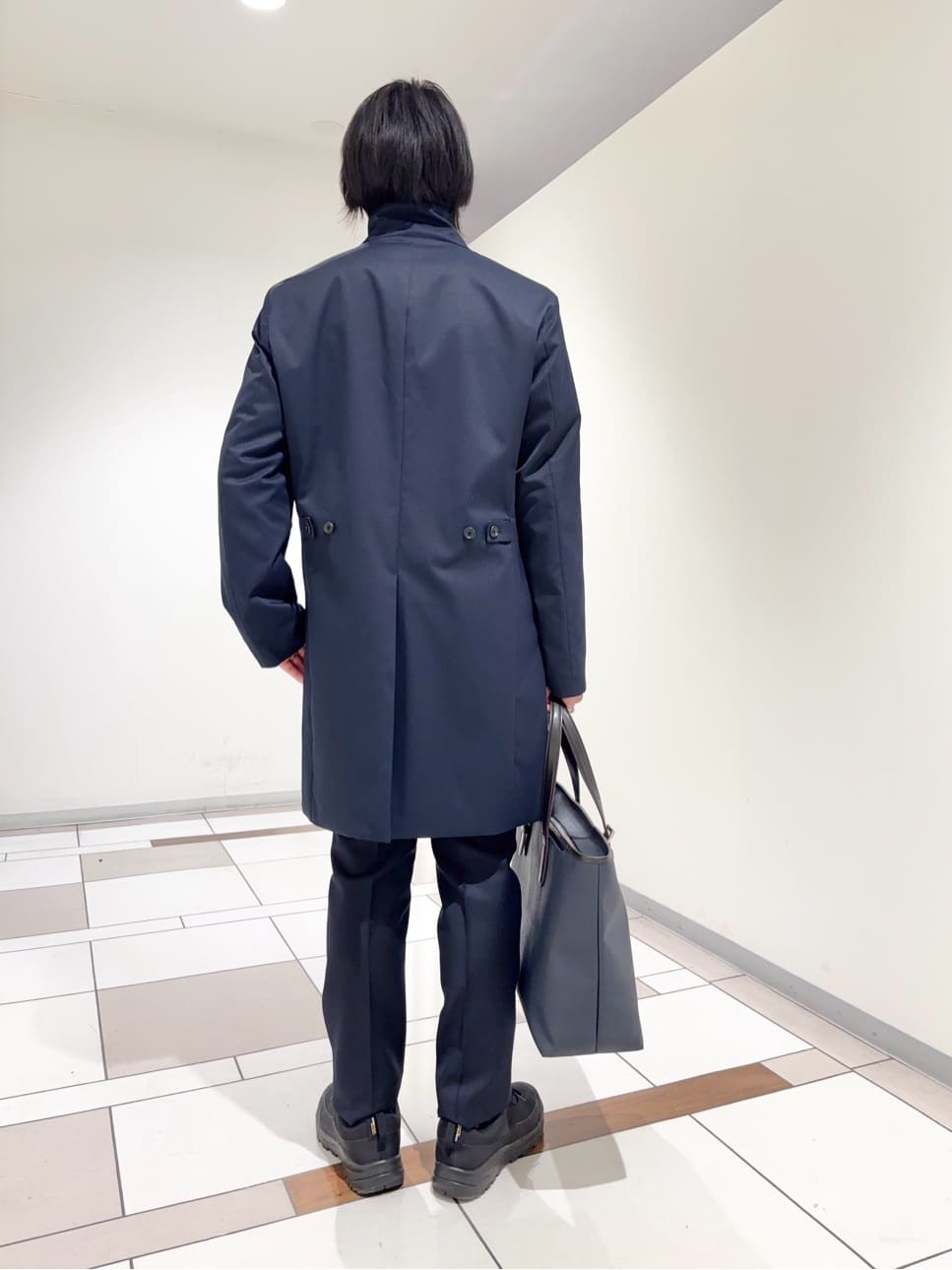 及川さんの「TAKEO KIKUCHI｜撥水ツイル スタンドカラー コート」を使ったコーディネート