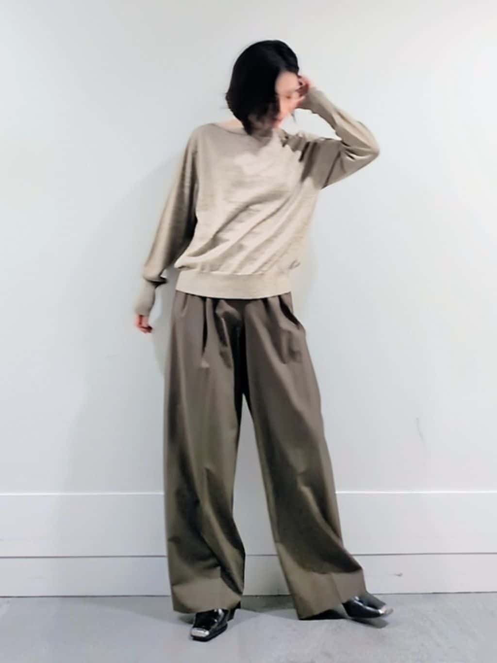 ミズタさんの「UNTITLED｜【アンサンブル可/洗える】シルクウールカシミヤ ドルマンスリーブニット」を使ったコーディネート